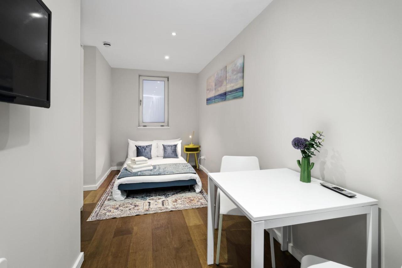 Spacious 1 Bedroom Flat Londres Extérieur photo