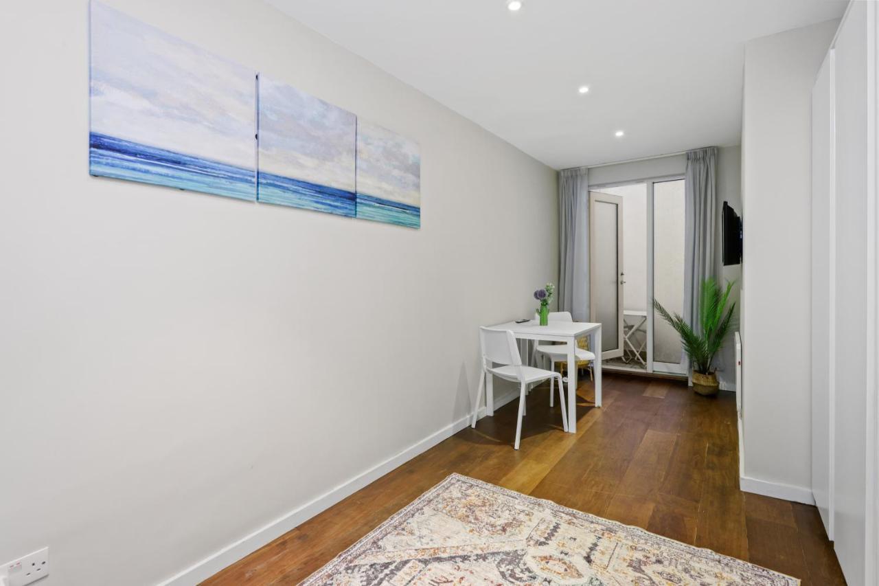 Spacious 1 Bedroom Flat Londres Extérieur photo