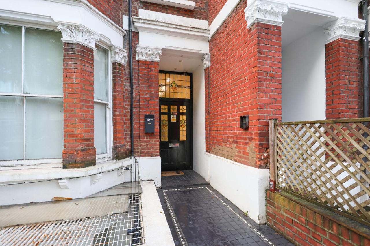 Spacious 1 Bedroom Flat Londres Extérieur photo