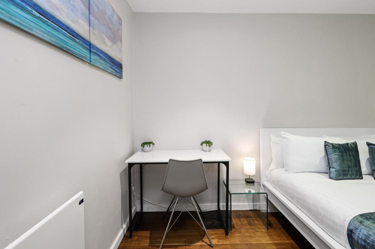 Spacious 1 Bedroom Flat Londres Extérieur photo